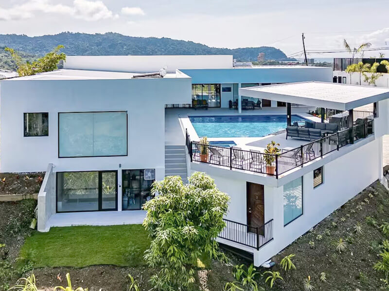 Casa Ponte 3 — modern luxury villa with designer pool in Jaco Costa Rica