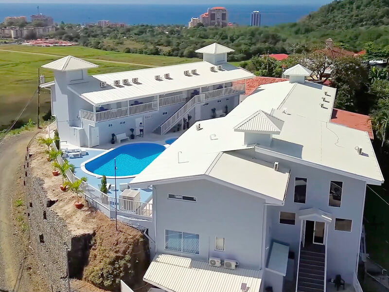 Sky House 18 bedroom vacation rental with large amenities in Jaco