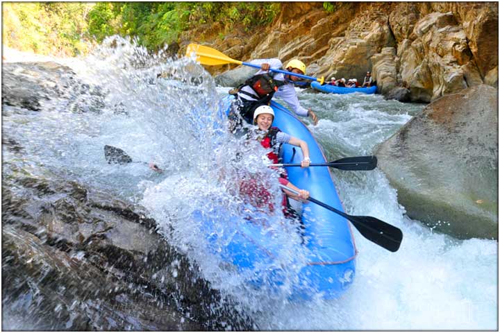 Tropical river rafting in costa rica